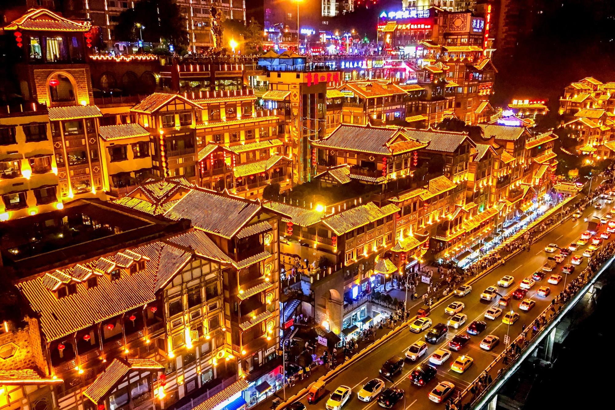 Chengdu-Chongqing Twin-City Cultural & Food Tour (4 Days & 3 Nights)